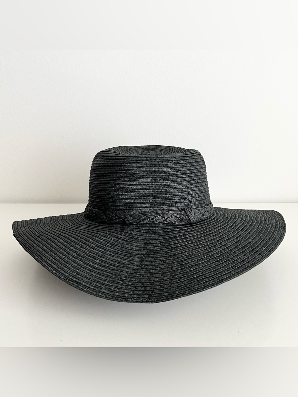 Jaclyn Smith Black Woven Straw Floppy Hat Wide Brim Size M Summer Lightweight